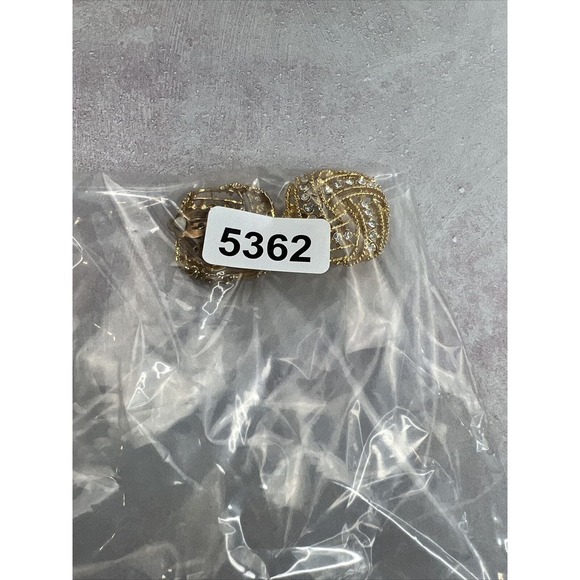 Clip On Earring Vintage Gold Tone Woven Rhinestone Unbranded - Picture 10 of 10